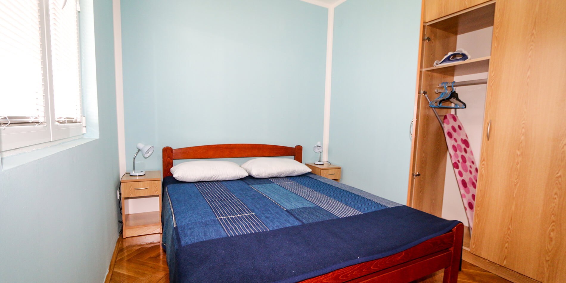 Bedroom-One-Bedroom-Apartment-J.1900x950